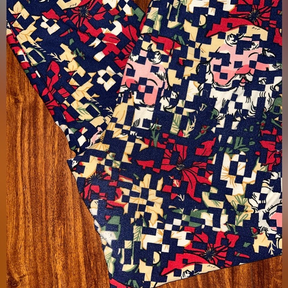 LuLaRoe Santa Leggings - TC2 - Picture 2 of 6